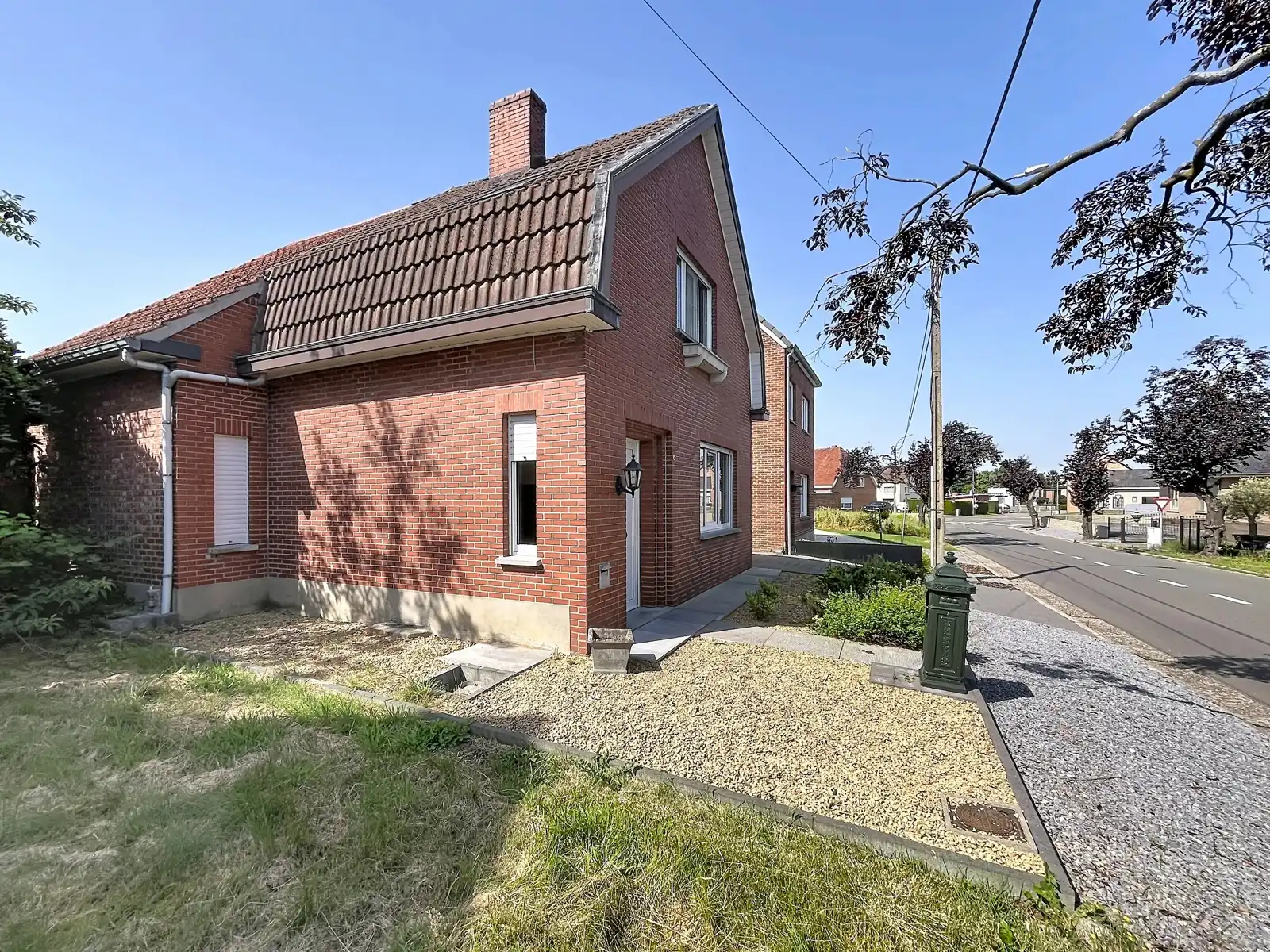 Charmante en opgefriste woning te Nieuwerkerken foto 24