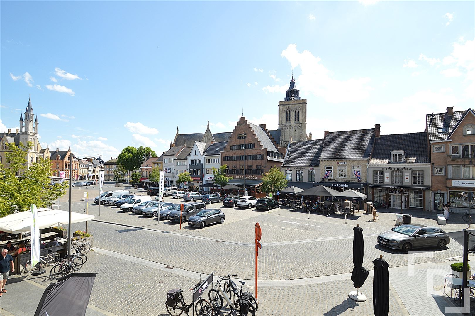 Ruim appartement op de Grote Markt in Poperinge. foto 29