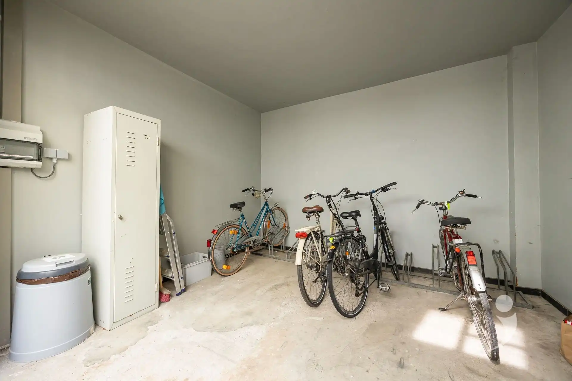 Building met 8 kamers foto 6
