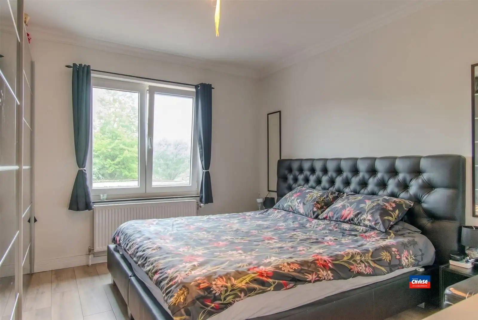 Knap gerenovereerd appartement met 2 slaapkamers en garagebox foto 9