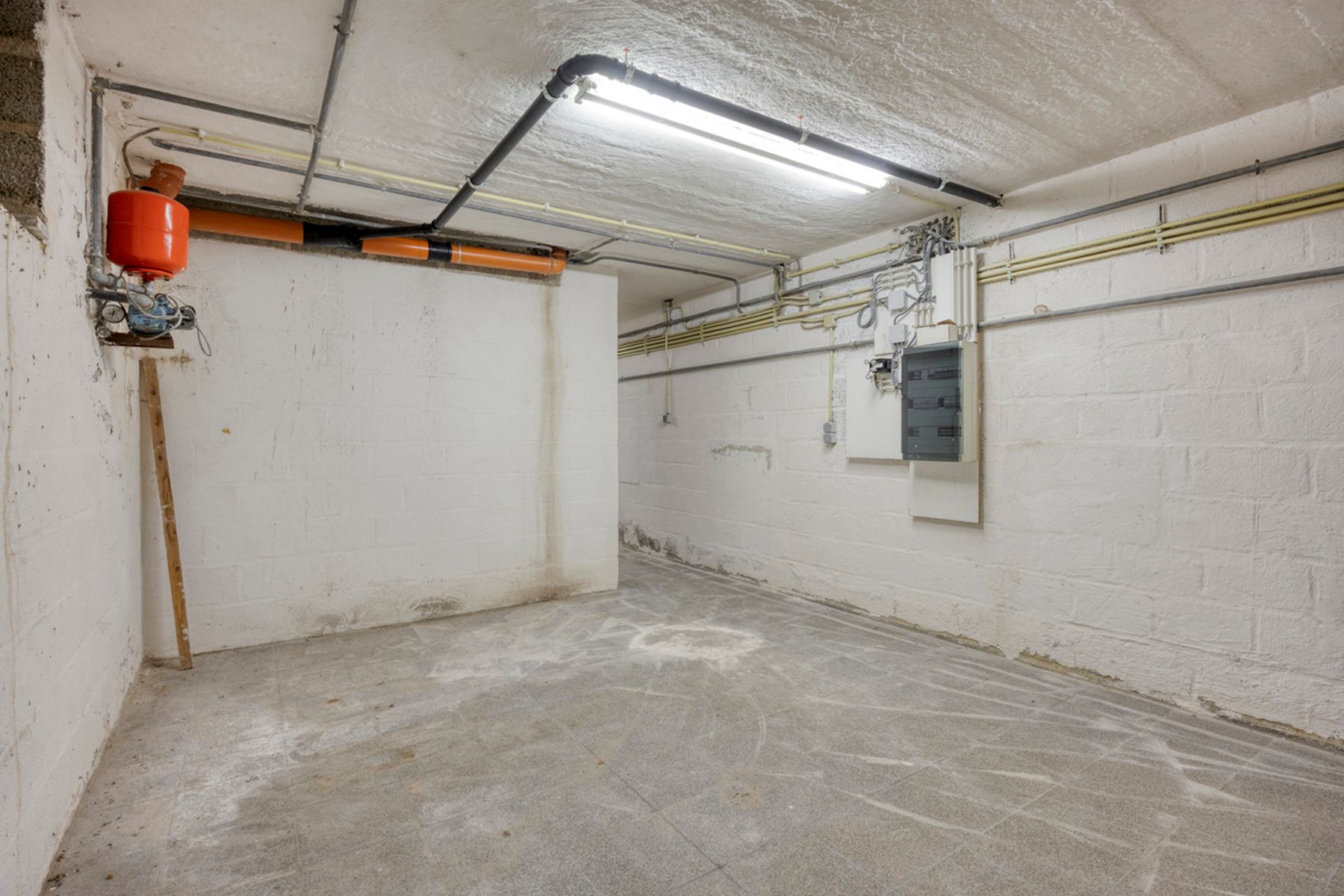 Exclusieve villa met grote loodsen combineer werken en wonen foto 28
