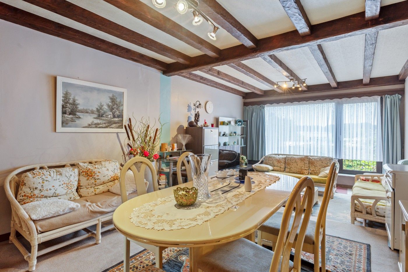 Te renoveren bel-etagewoning met 3 slpk., inpandige garage en tuin foto 4