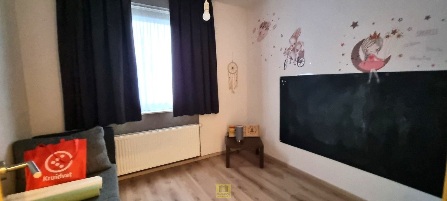 Recent appartement met 2 slaapkamers én autostaanplaats nabij station! foto 11