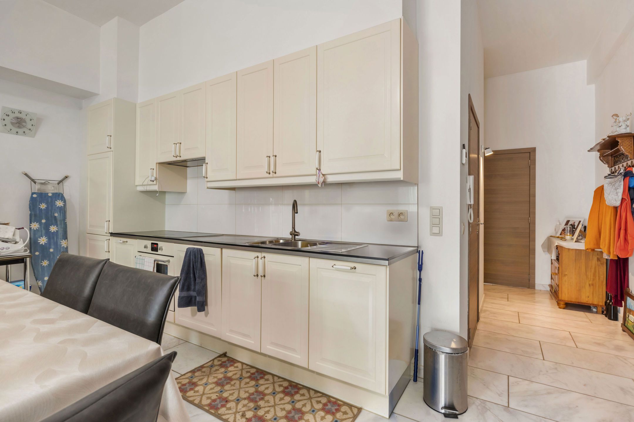 Gezellige gelijkvloersappartement met 2 parkeerplaatsen foto 6