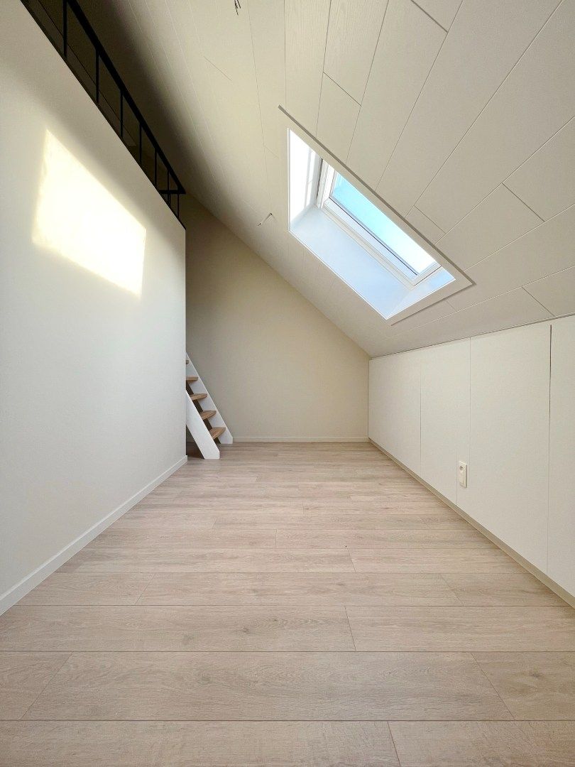 Volledig vernieuwde rijwoning met zonnige tuin en 3 slaapkamers.  foto 12