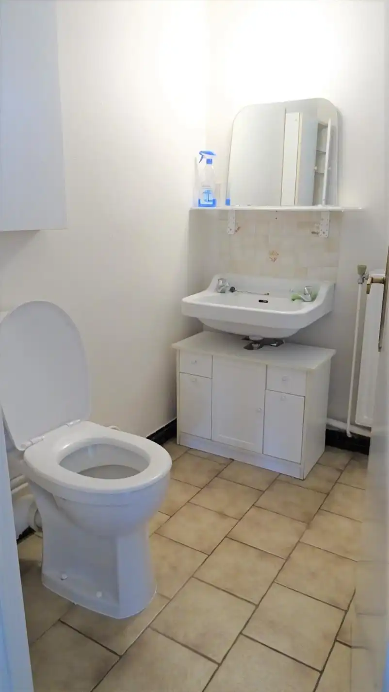 Goed gelegen, opgefrist appartement met 1 slpk en 2 kelders foto 7