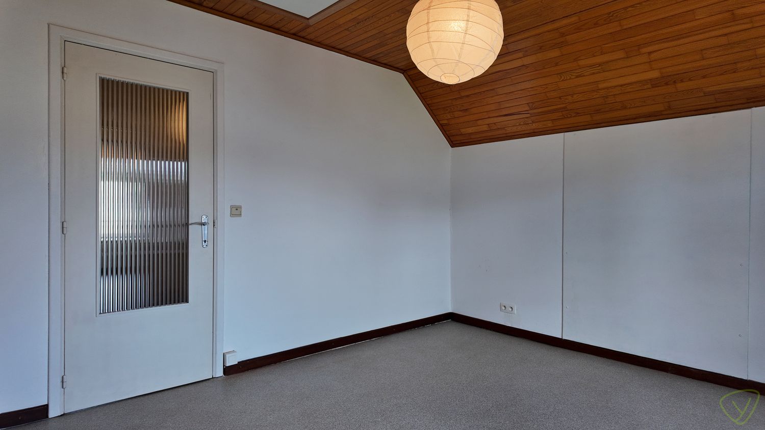 Ruime alleenstaande woning in een rustige buurt met grote tuin! foto 31