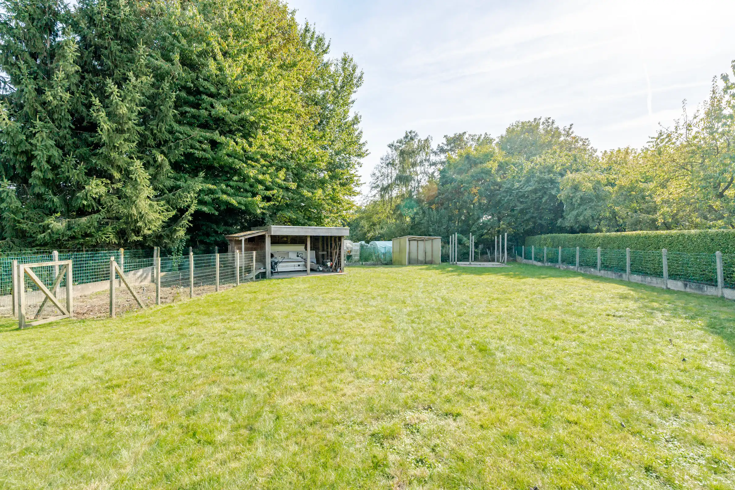 Vrijstaande woning met vernieuwd dak en veel potentieel foto 12