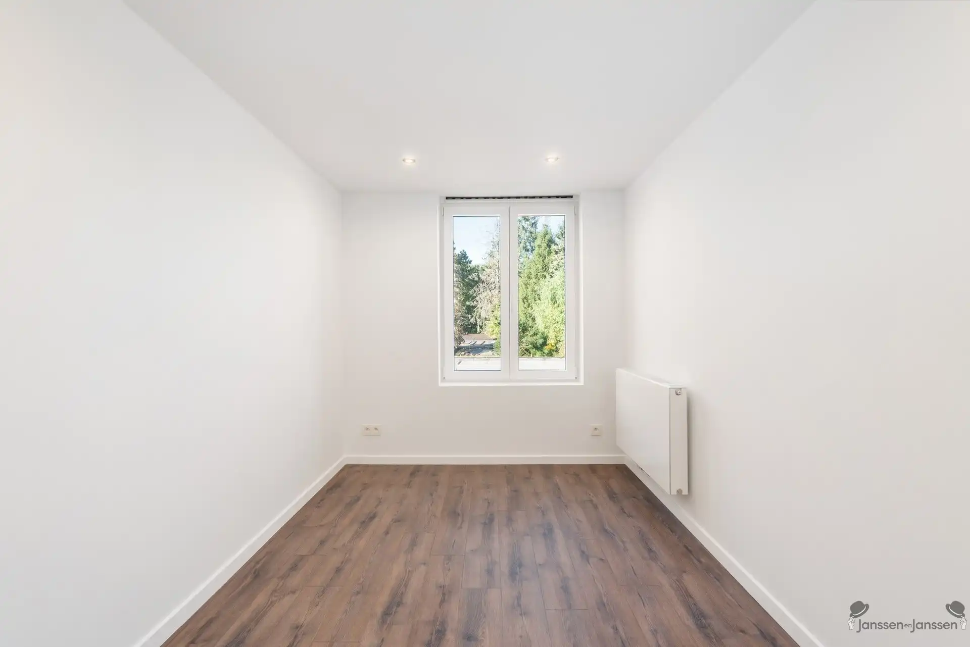 Luxueus gerenoveerd duplexappartement met 4 slaapkamers en private tuin foto 15