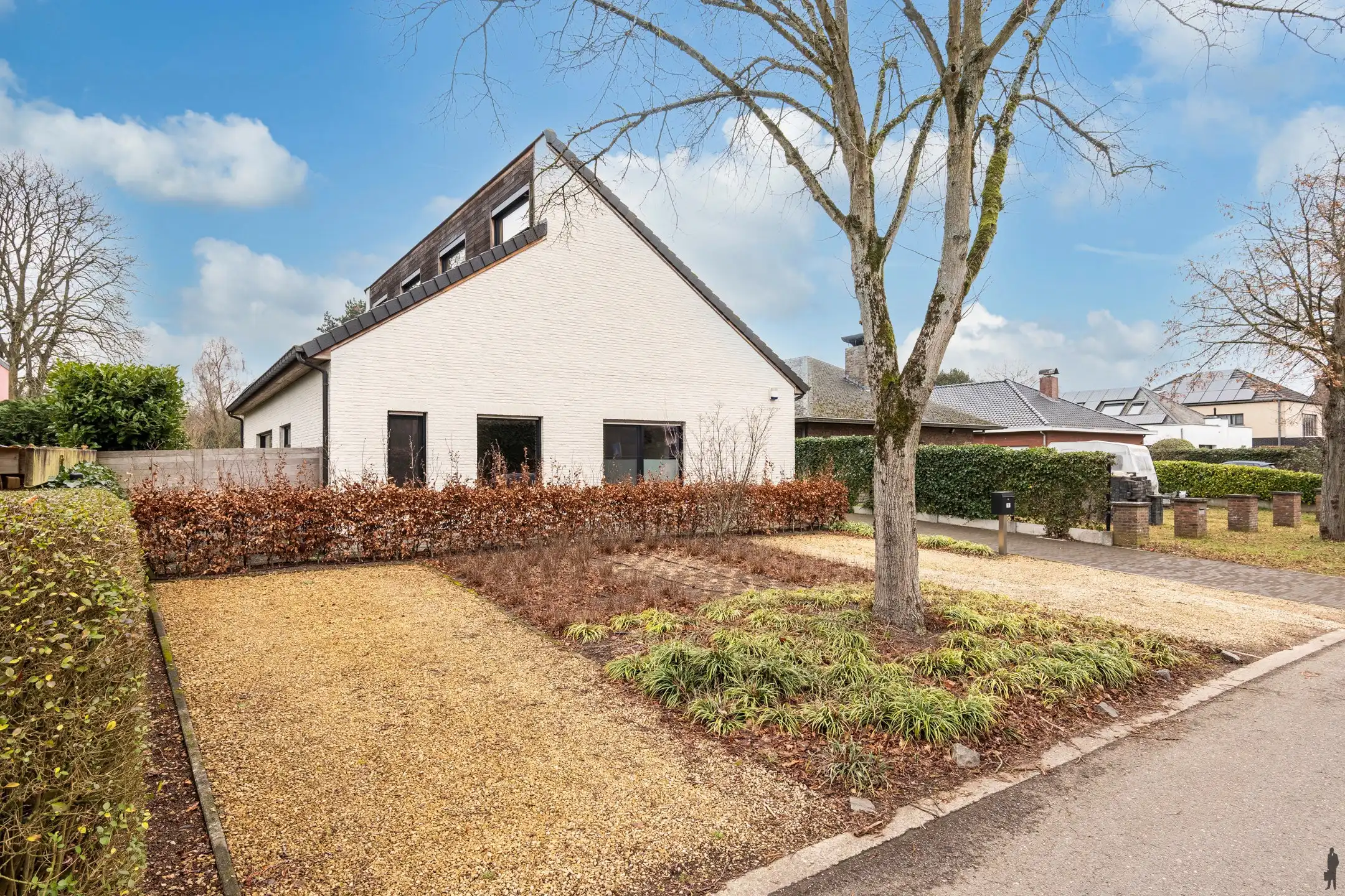 Ruime villa in rustige straat met prachtige zuid-west tuin foto 30