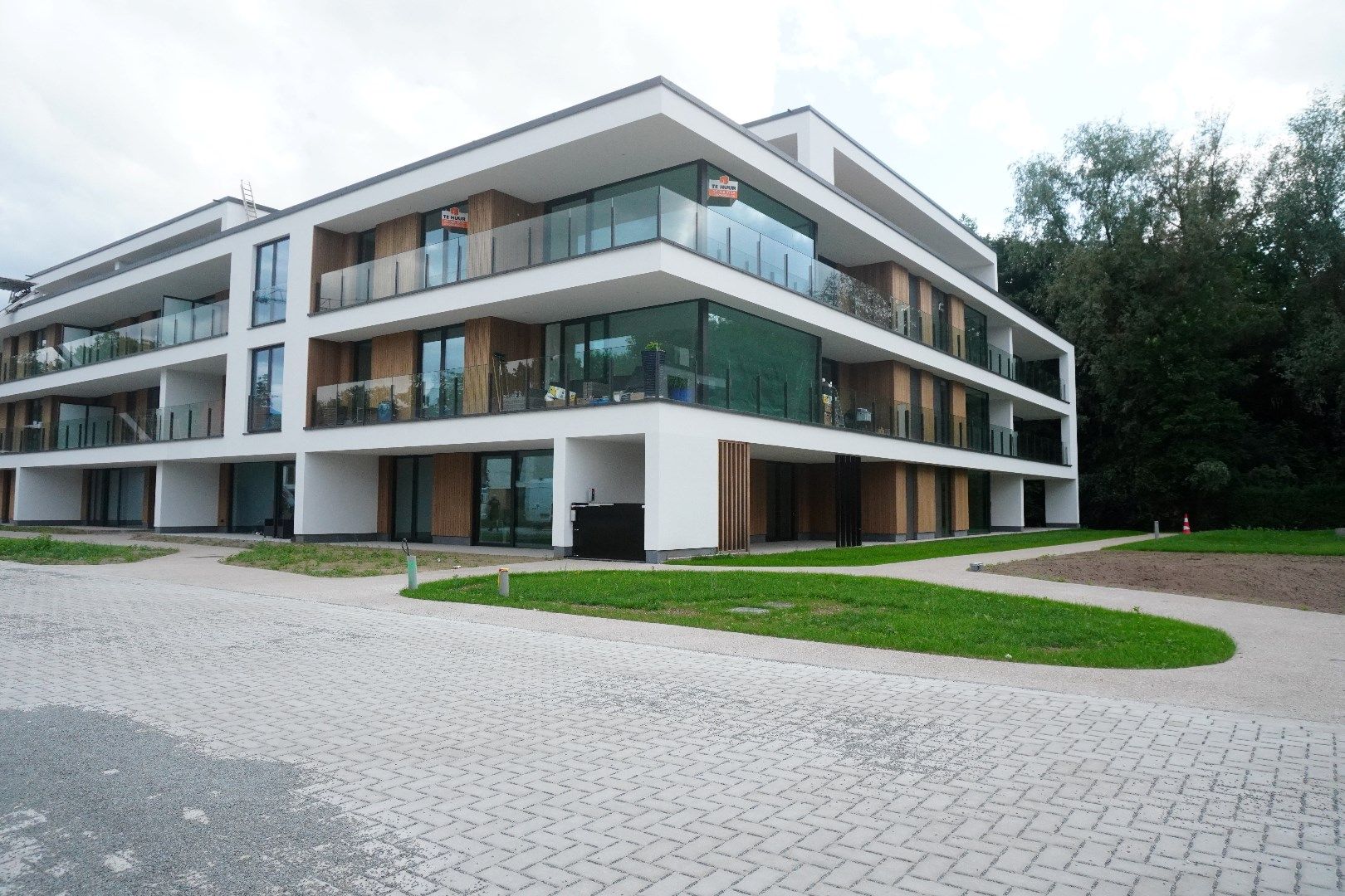 Uitzonderlijk en luxueus nieuwbouwappartement met 2 badkamers, 2 terrassen en autostaanplaats foto 2
