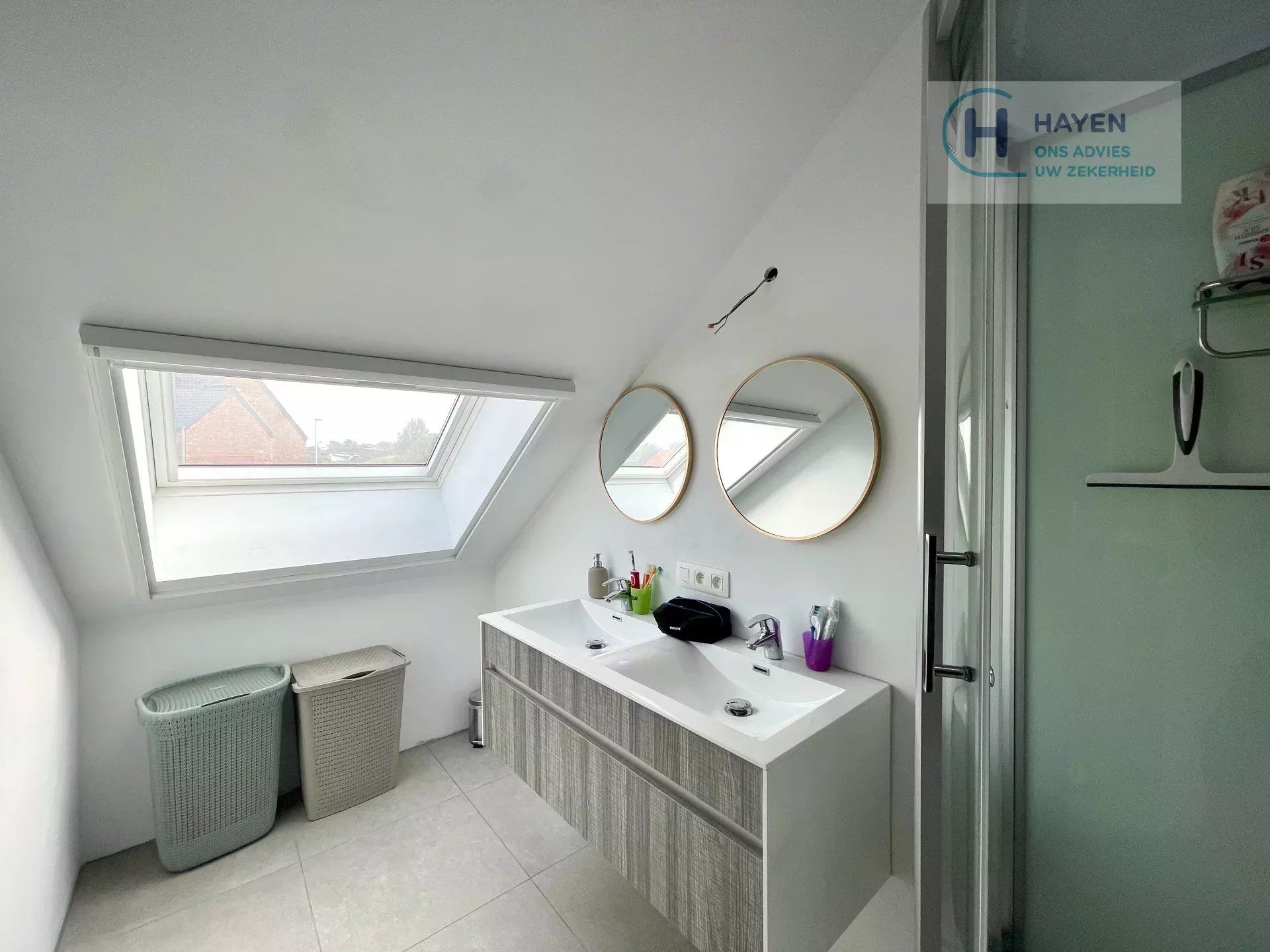 Zeer ruime woning in afwerkingsfase met veel potentieel op een groot perceel van 2.140m² foto 12