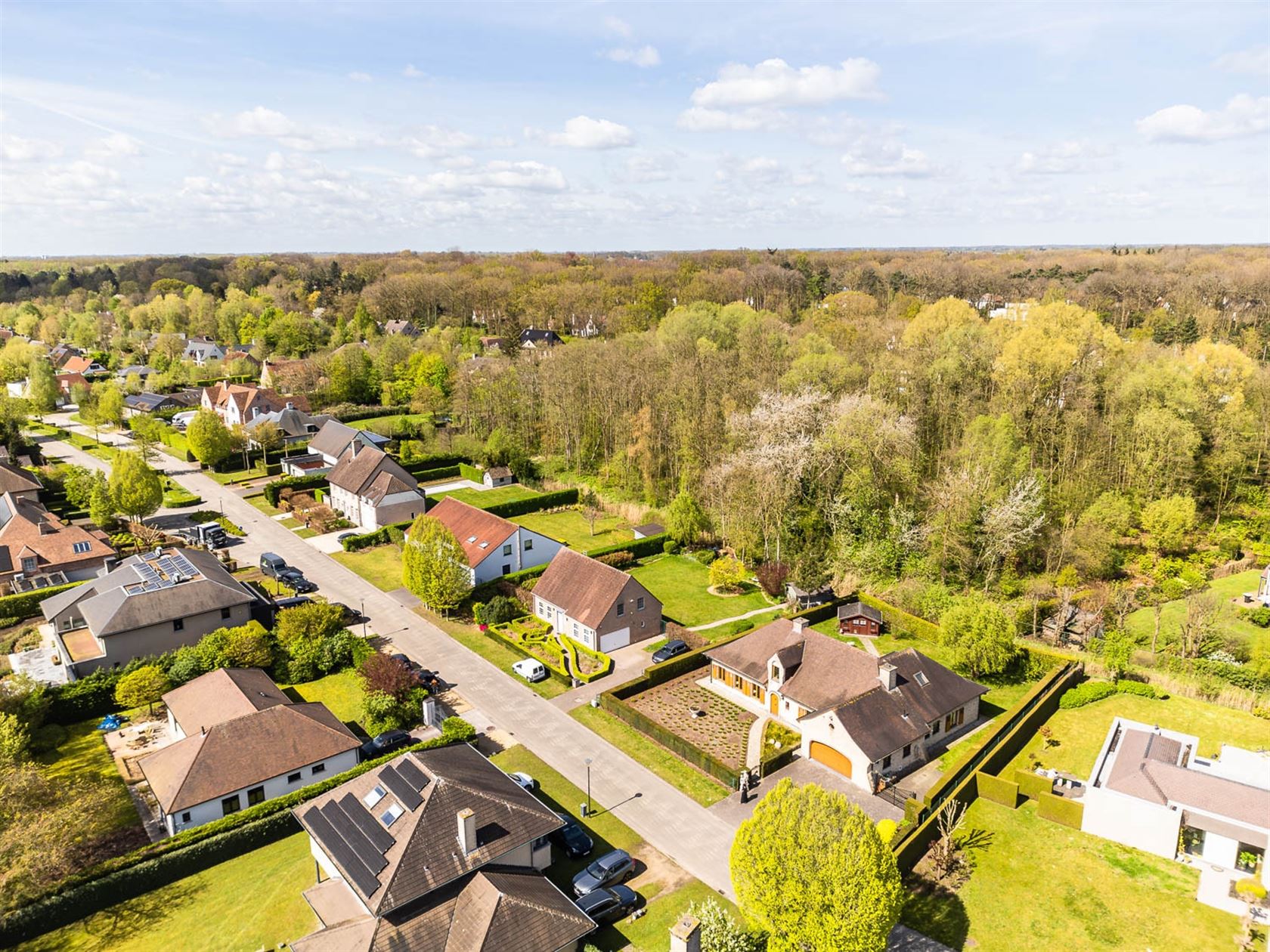 Op te frissen gezinswoning op een rustige ligging foto 4