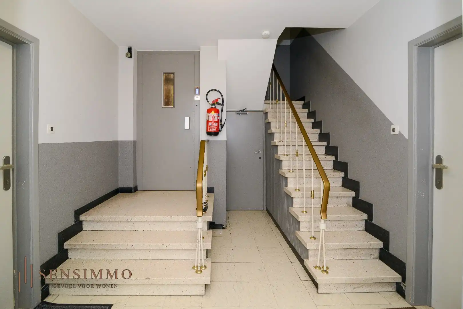 Appartement met 2 slaapkamers + garagebox in centrum van Hasselt foto 3