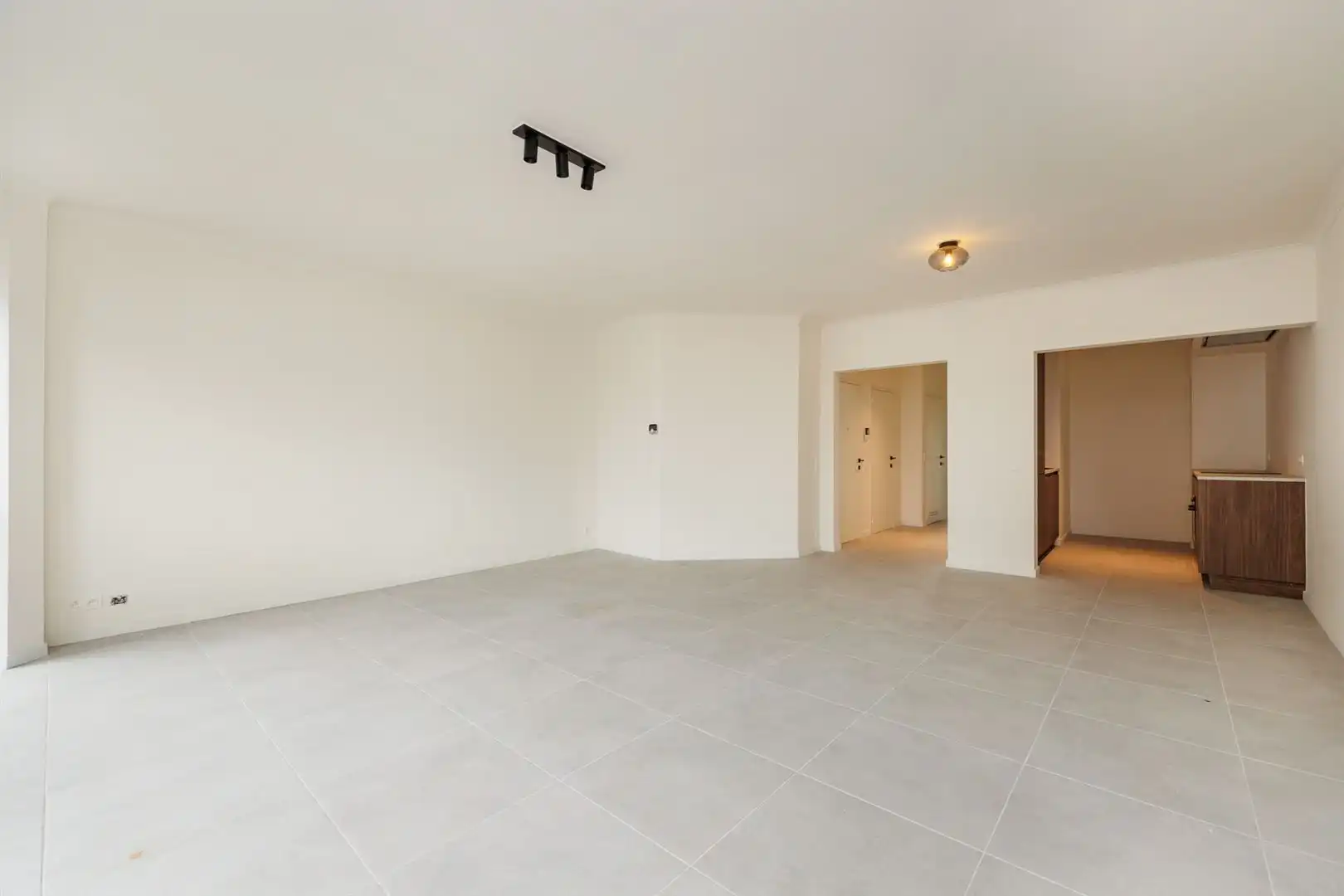 Gerenoveerd appartement met terras foto 3