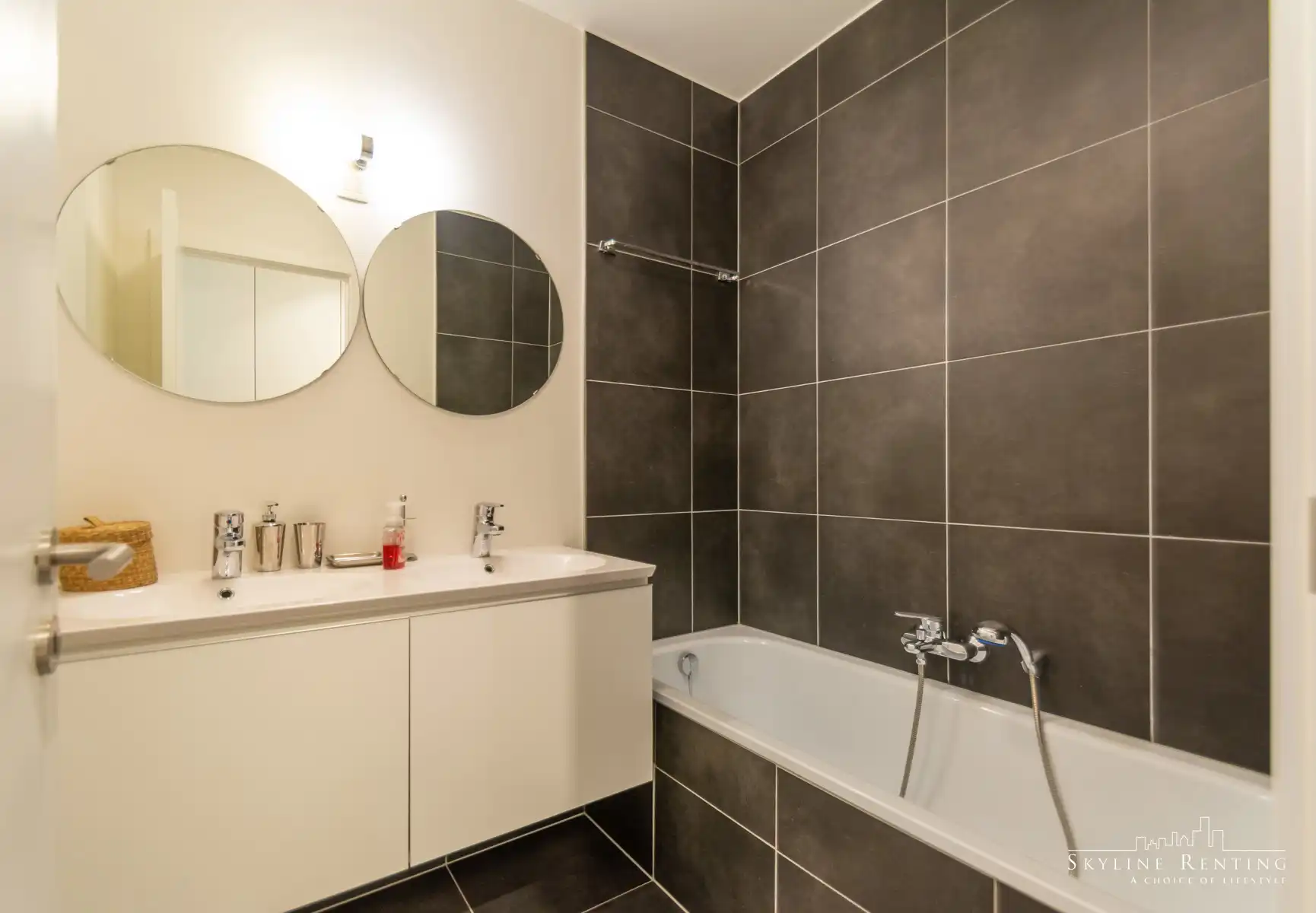 Prachtig ingericht app. 2 kamers + terras (NATO gebied) foto 12