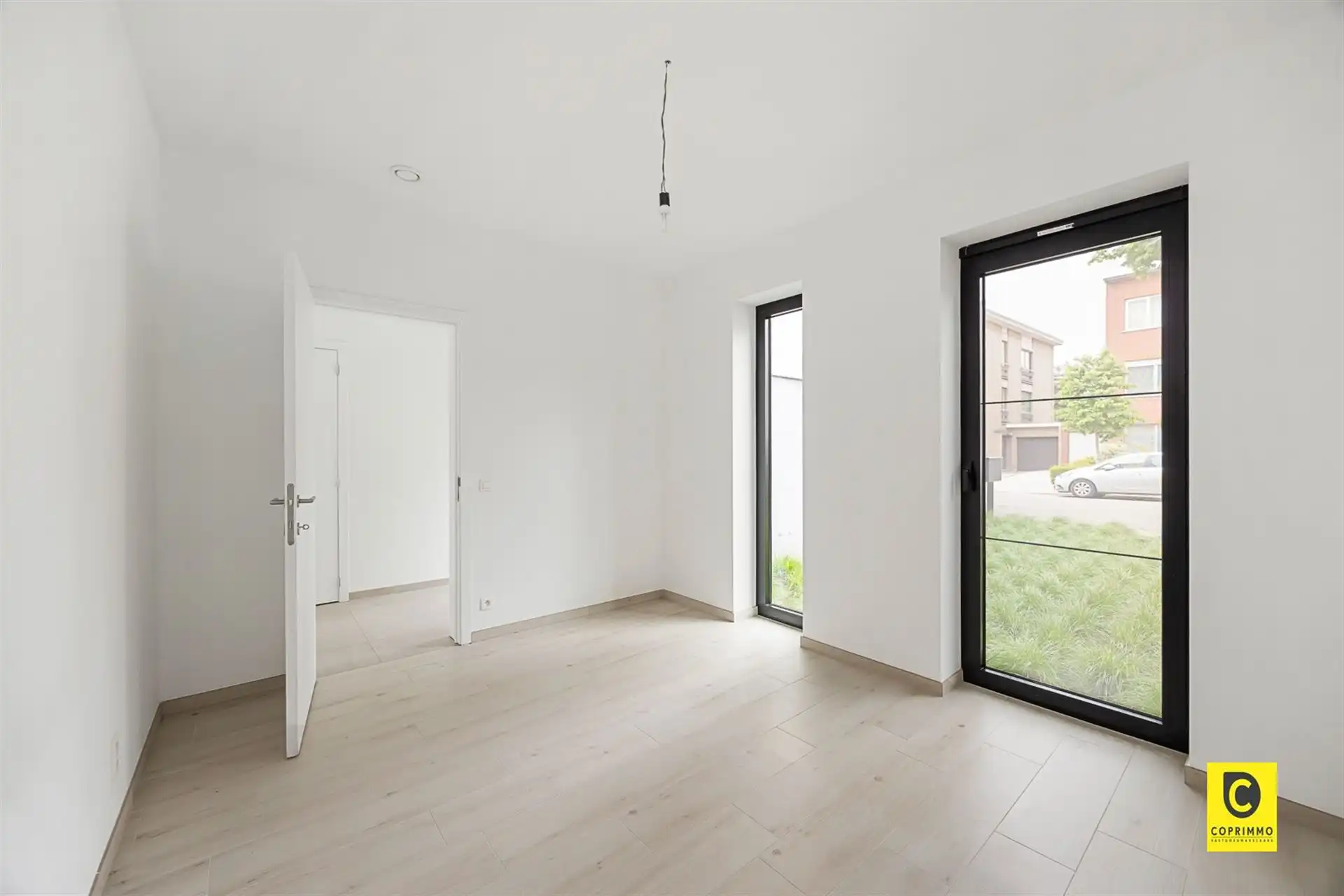 Luxueus 1 slpk app met terras en tuin + parking foto 14