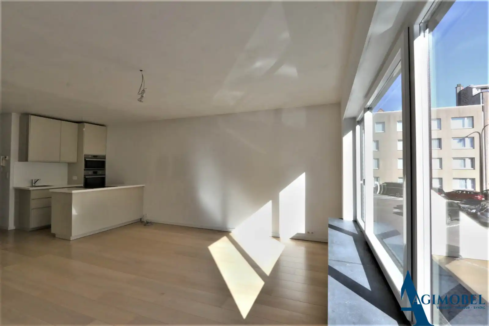 Compact appartement met 1 slaapkamer  nabij de Zeedijk. foto {{pictureIndex}}