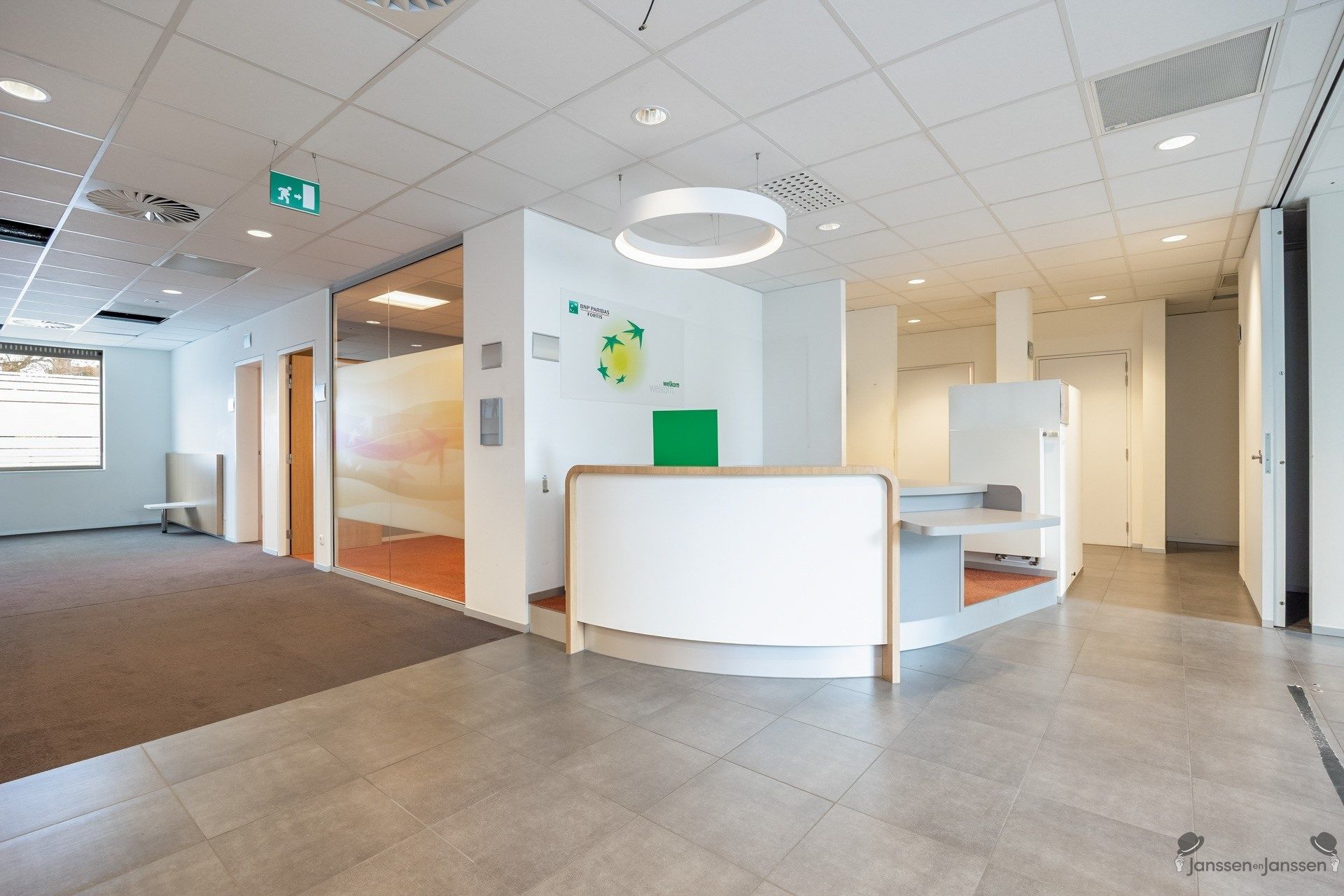 Commercieel gebouw met parkeergelegenheid! foto 9