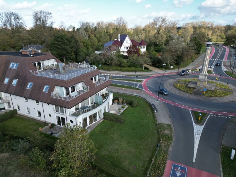 Ruim en en luxueus villa-appartement gelegen in een stijlvolle residentie vlakbij de historische windmolen Zuid-Abdijmolen! foto 22