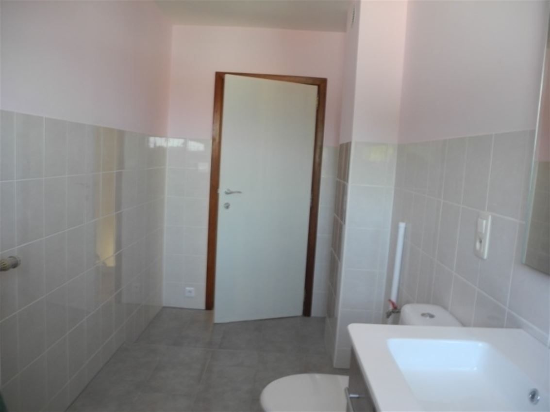 Opbrengsteigendom (handel & 4 app) op toplocatie foto 36