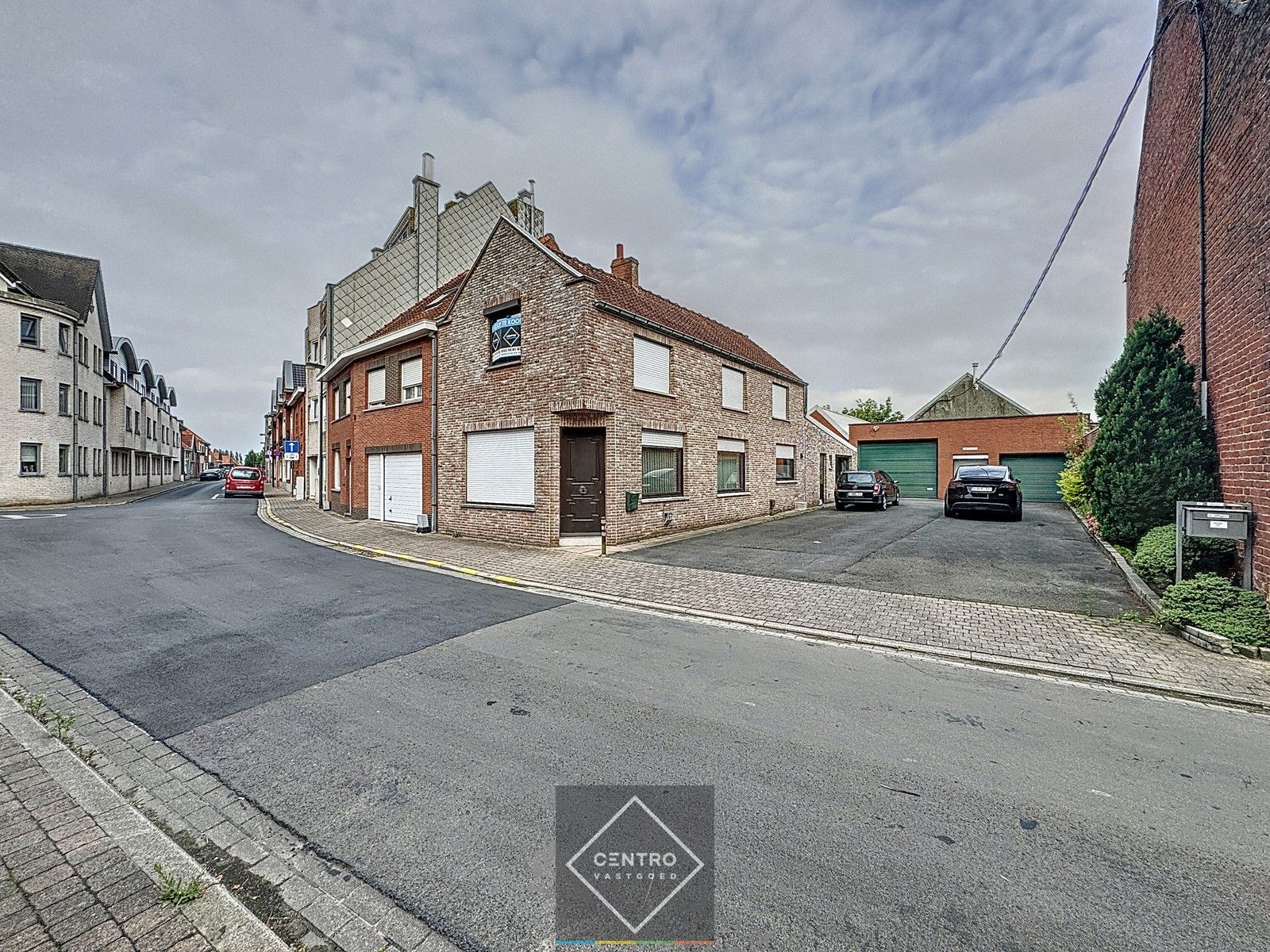 Hoofdfoto van de publicatie: Betaalbare WONING met 3 slaapkamers, GARAGE en parkeergelegenheid voor de deur in het centrum van Torhout!