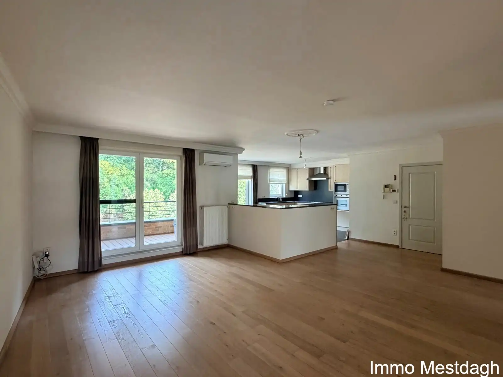 Lichtrijk en ruim appartement met 3 terrassen en autostaanplaats in het centrum van Diest foto 9