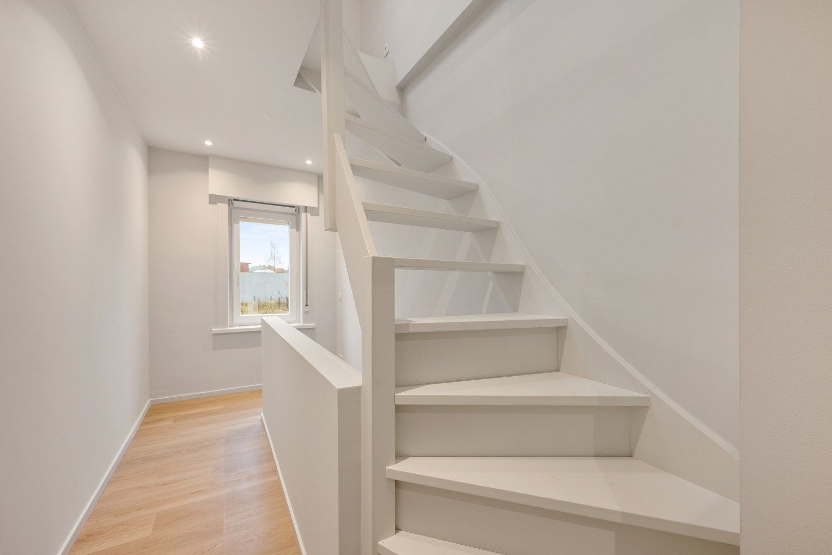 Instapklare halfopen woning met 3 slaapkamers en zuidgerichte tuin in Ledegem foto 7