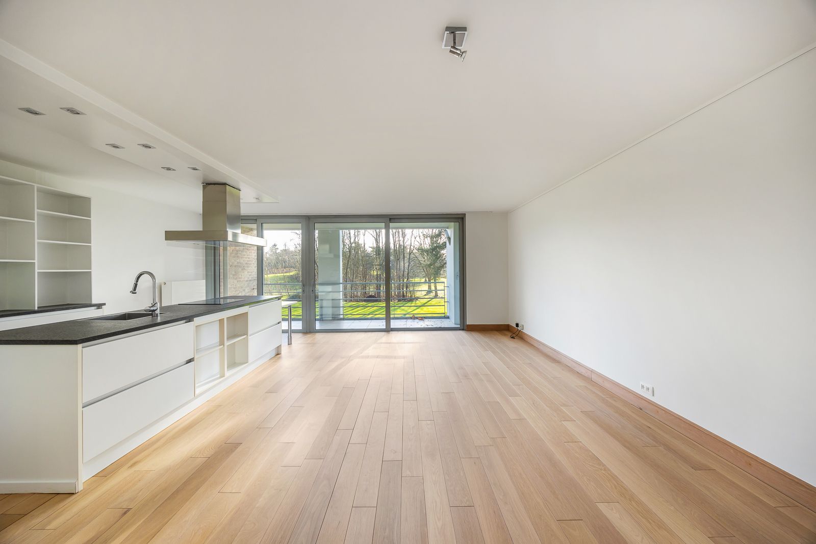 Modern appartement met uniek zicht op de golf van Brasschaat! foto {{pictureIndex}}