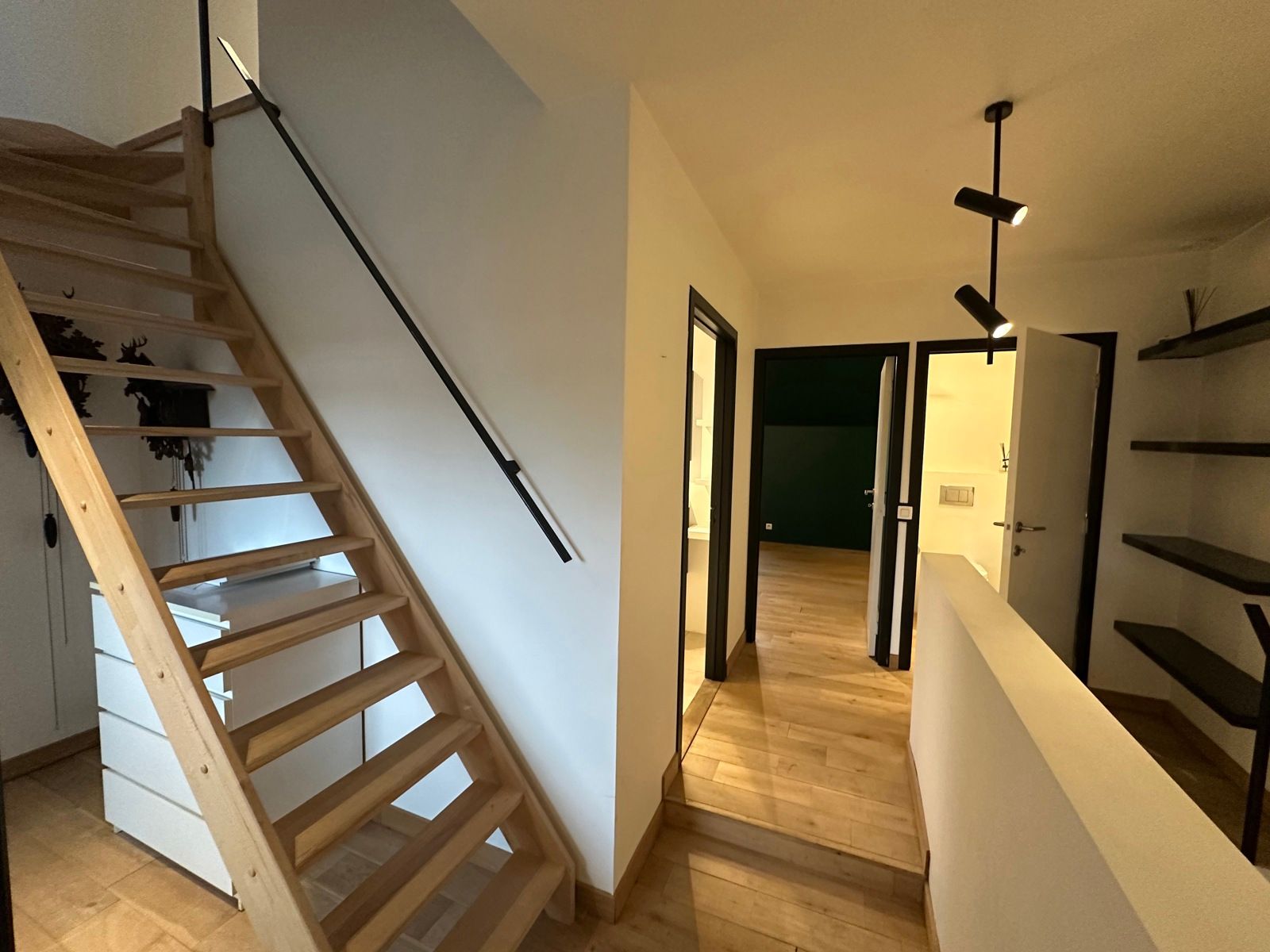 Polyvalente handelsruimte met tuin en triplex pal in centrum foto 16