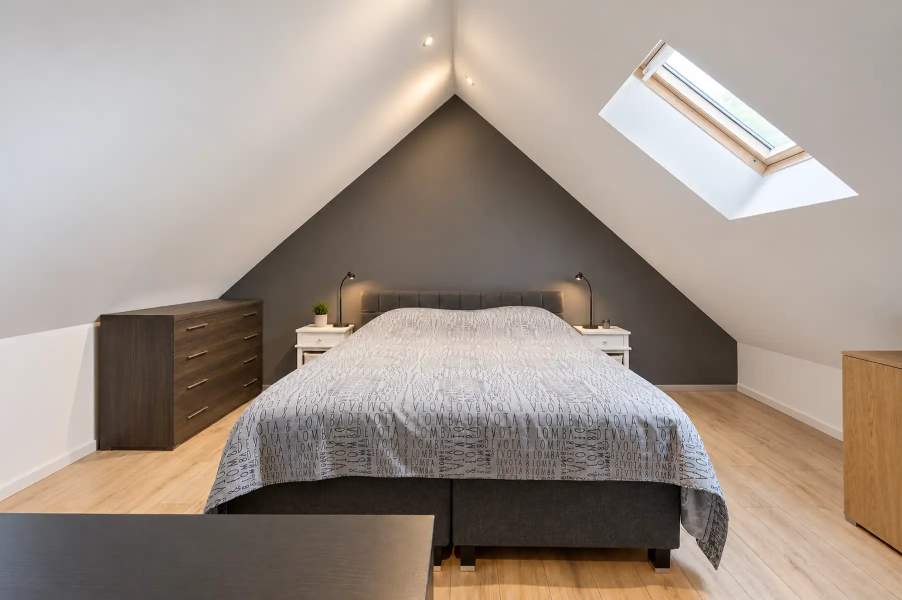 Gezellige woning met 3 slaapkamers en grote tuin. foto 11