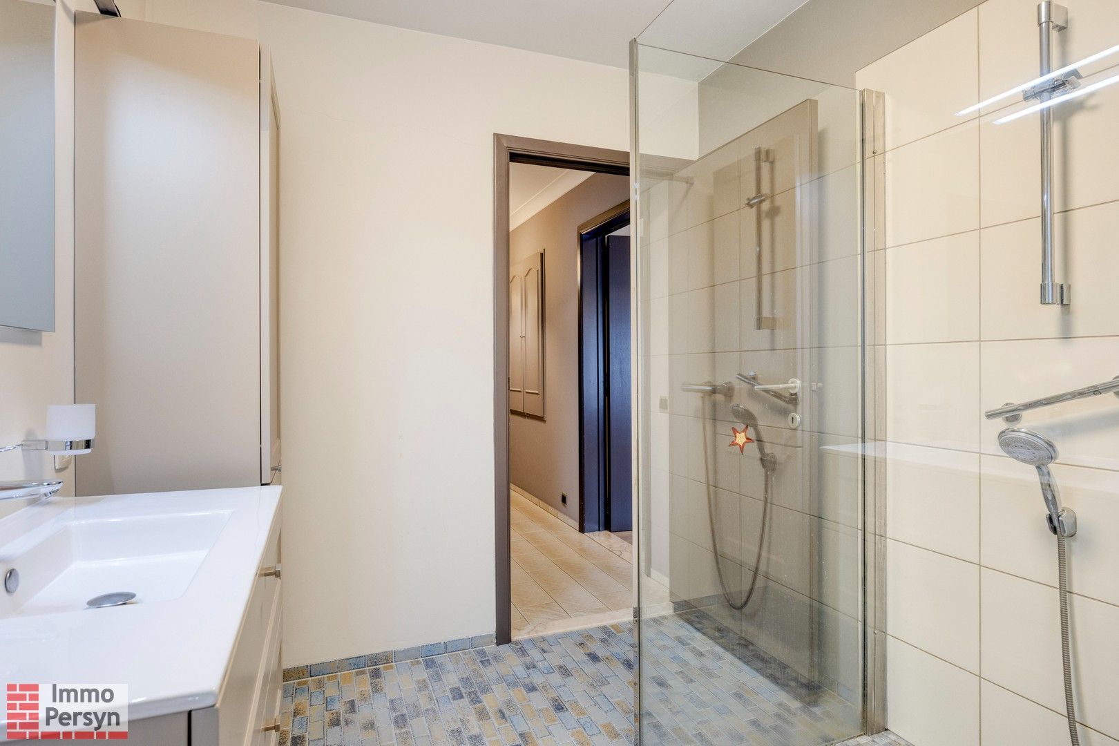 Charmante open bebouwing met praktische indeling in een rustige omgeving foto 16