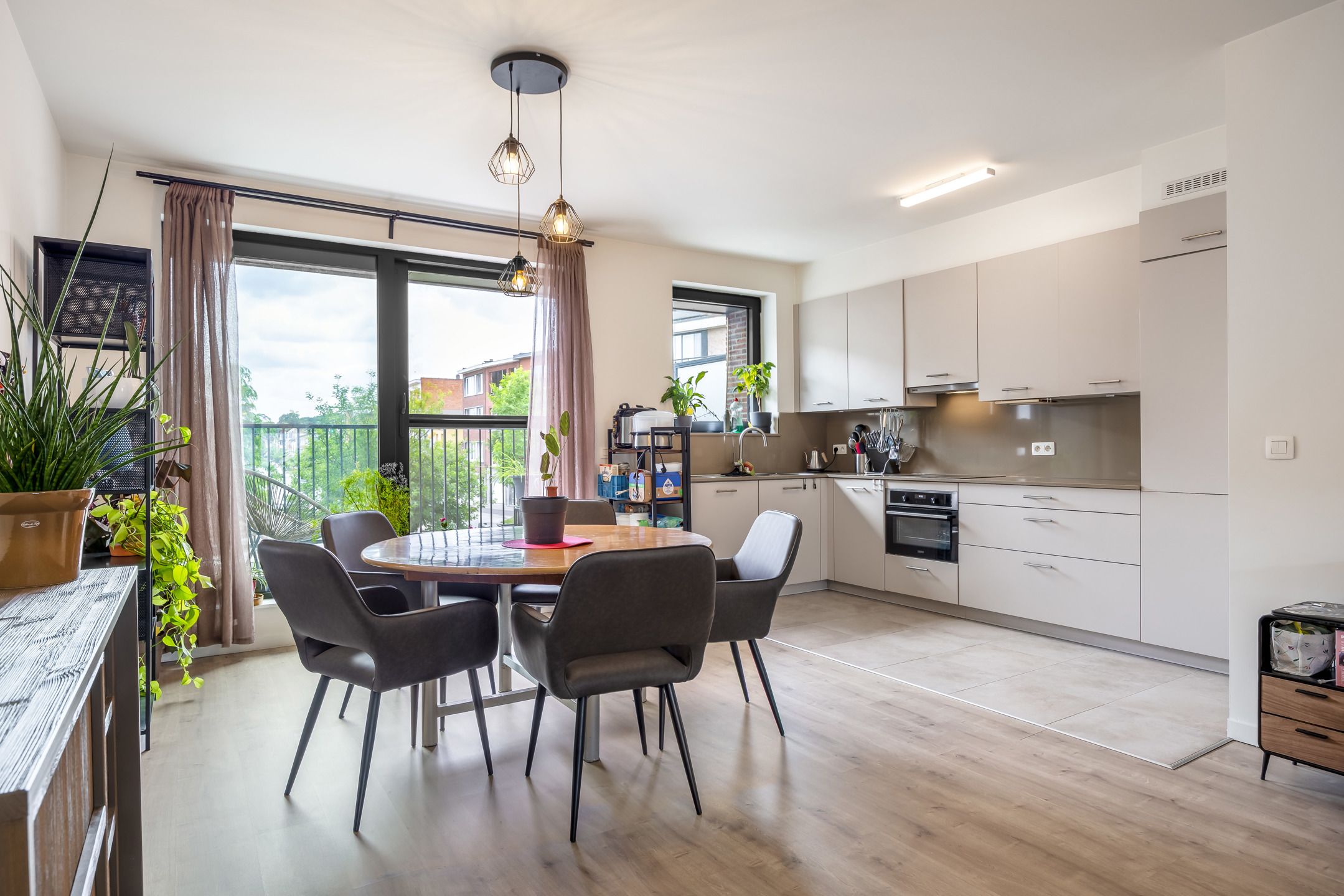 Instapklaar en prachtig gelegen appartement op een toplocatie in Deurne foto 7