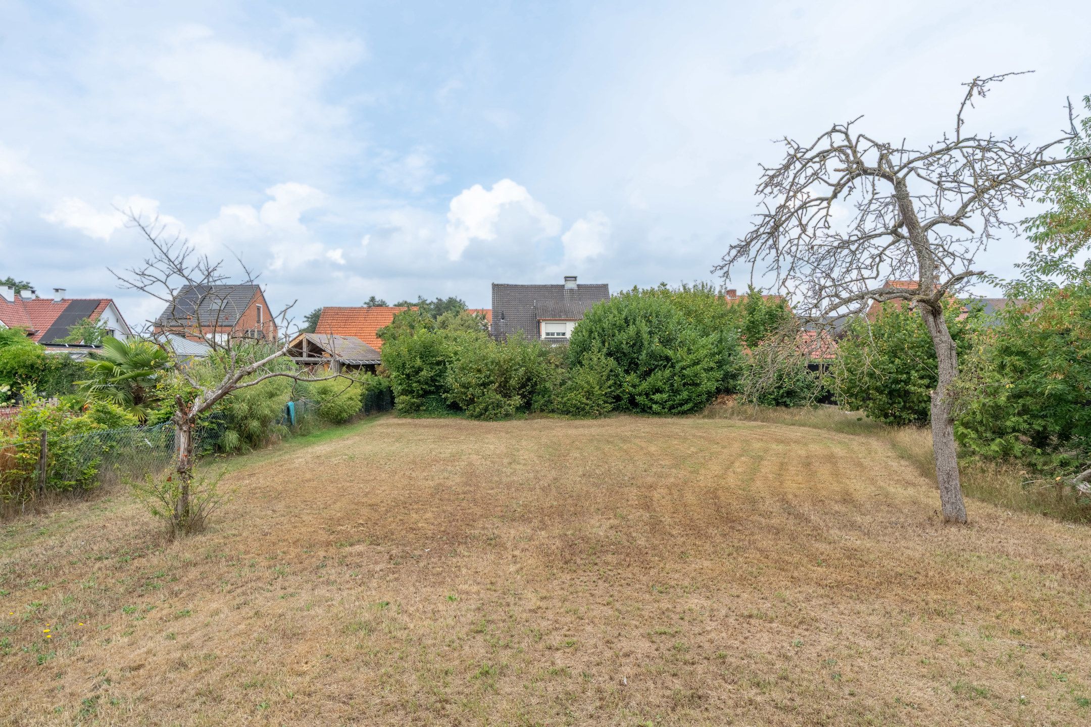 Te renoveren gezinswoning (196m²) op perceel van 1.943m². foto 31