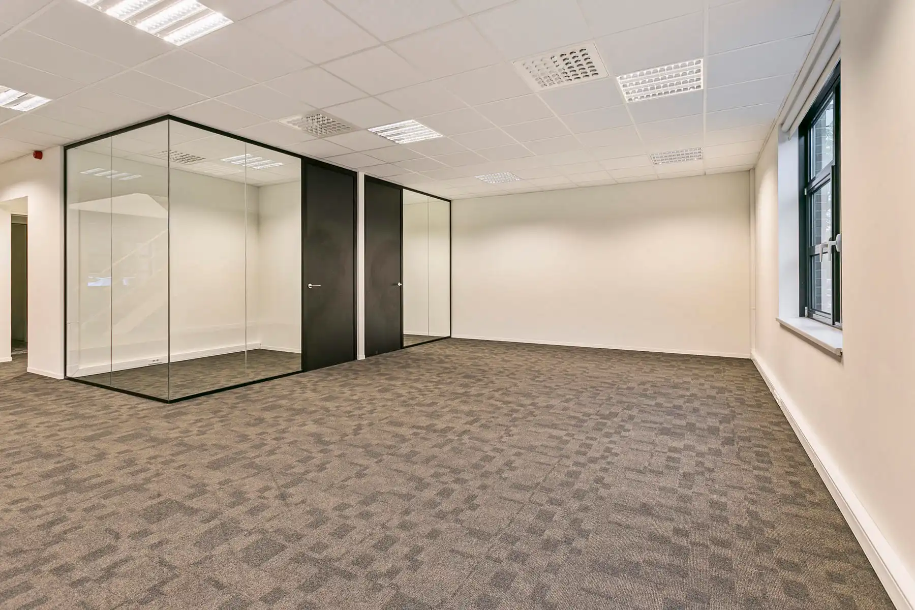 1ste verdieping van gebouw B foto 10