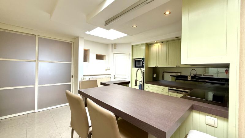 Gezellige te renoveren rijwoning met 4 kamers en garage foto 6