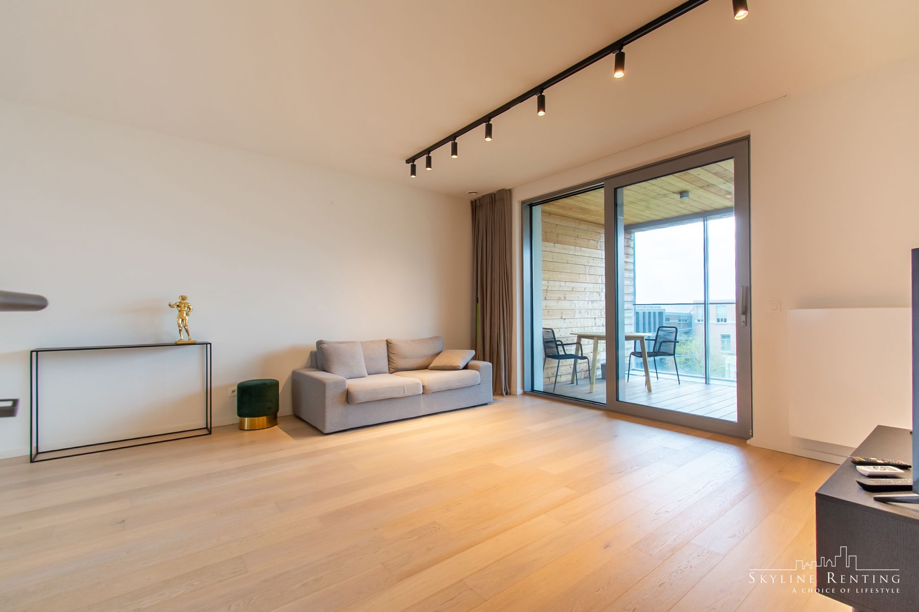 Gezelig lichtrijk gemeubeld 2 kamer app. met 2 TERRASSEN foto 3