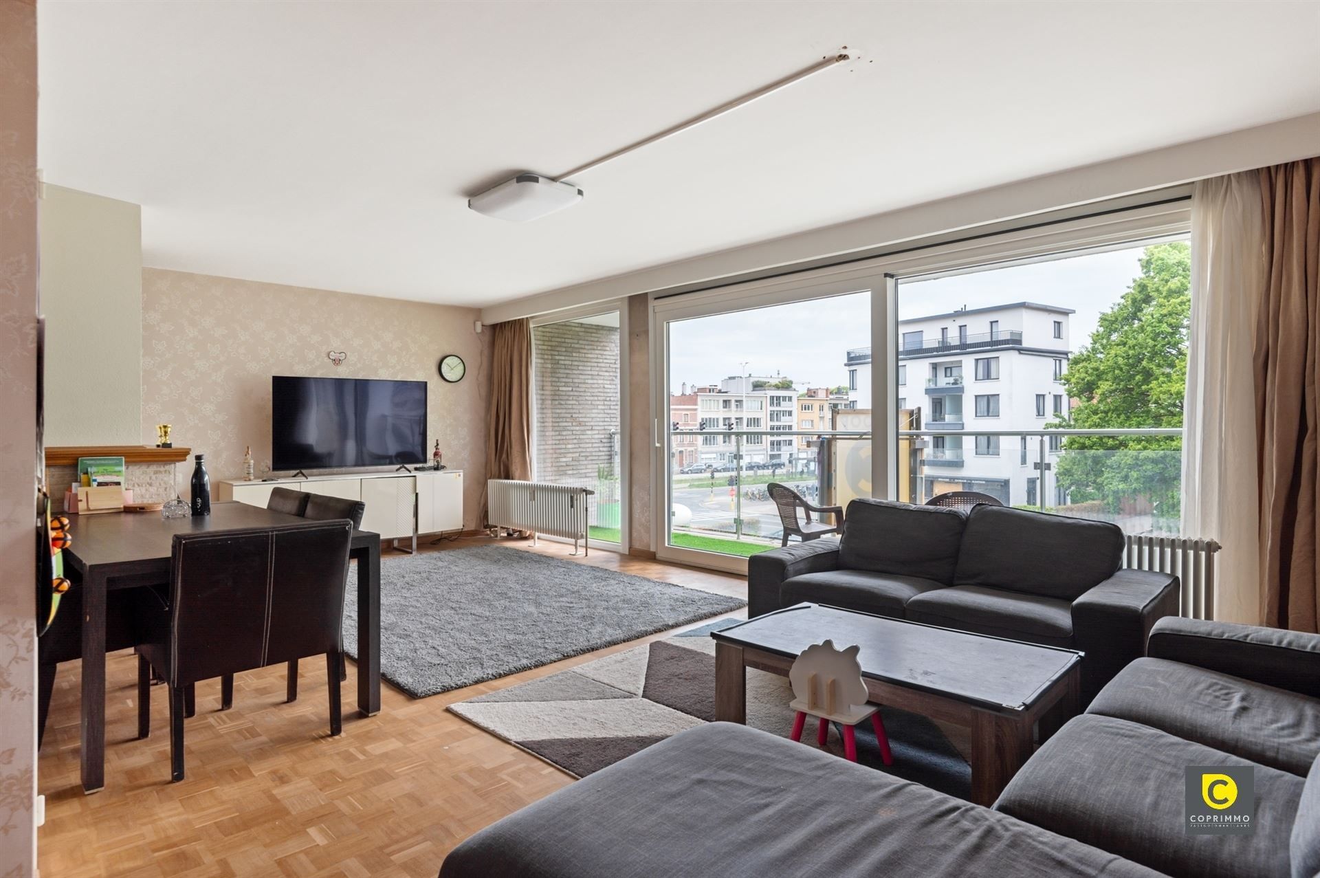 Ruim 3 slaapkamer app + gar foto 2