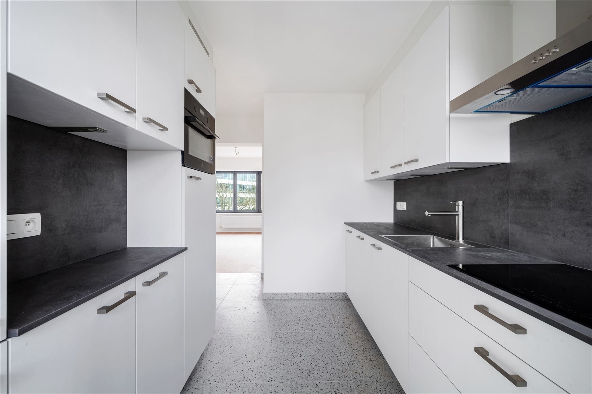 Prachtig gerenoveerd appartement met 2 slaapkamers en wintertuin vlakbij station Mechelen foto 6