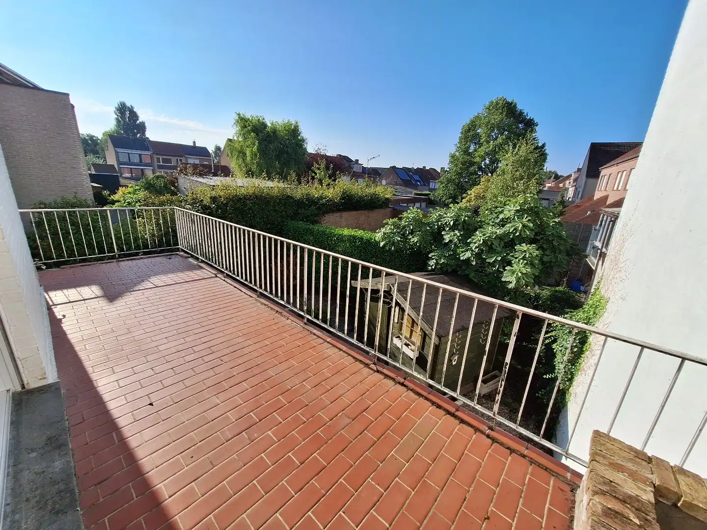 Halfopen woning met tuin en eigen parking te Sint-Kruis foto 8