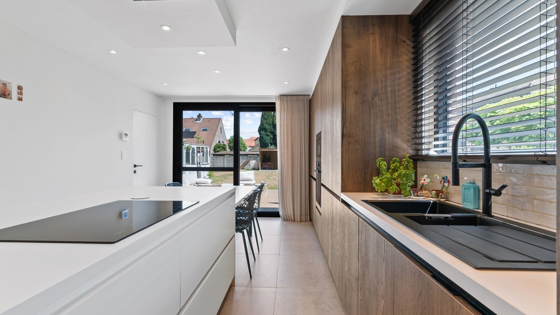 Gerenoveerde karakterwoning nabij het centrum van Houthalen foto 9