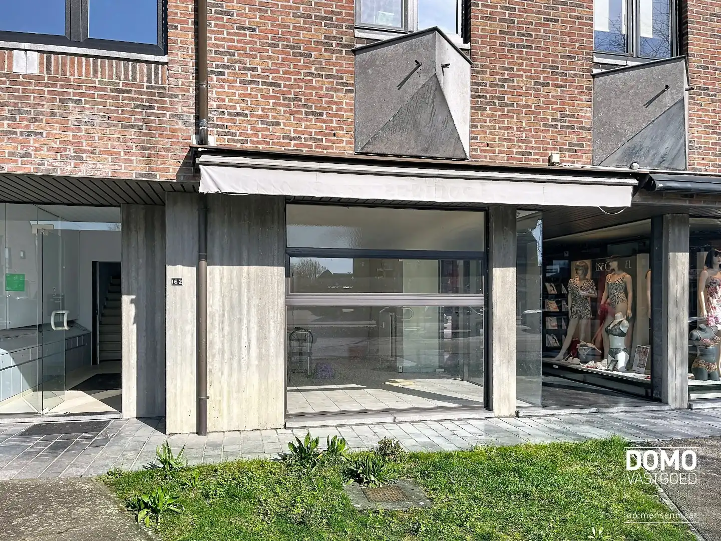 VOLLEDIG TE RENOVEREN HANDELSPAND MET WOONST IN KERMT foto 2