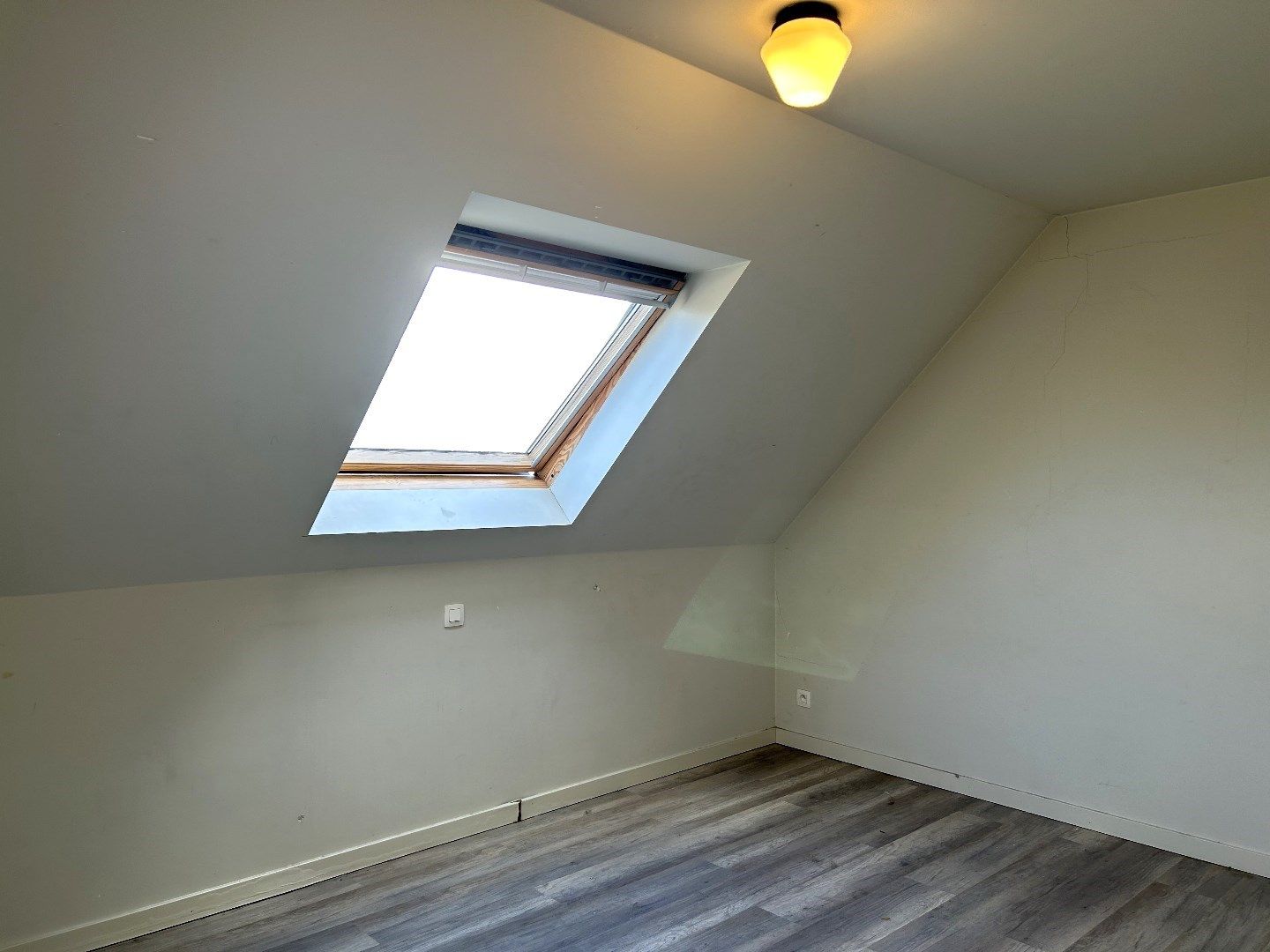 PRACHTIG DUPLEX APPARTEMENT MET 2 SLAAPKAMERS, GARAGEBOX EN AUTOSTAANPLAATS foto 6