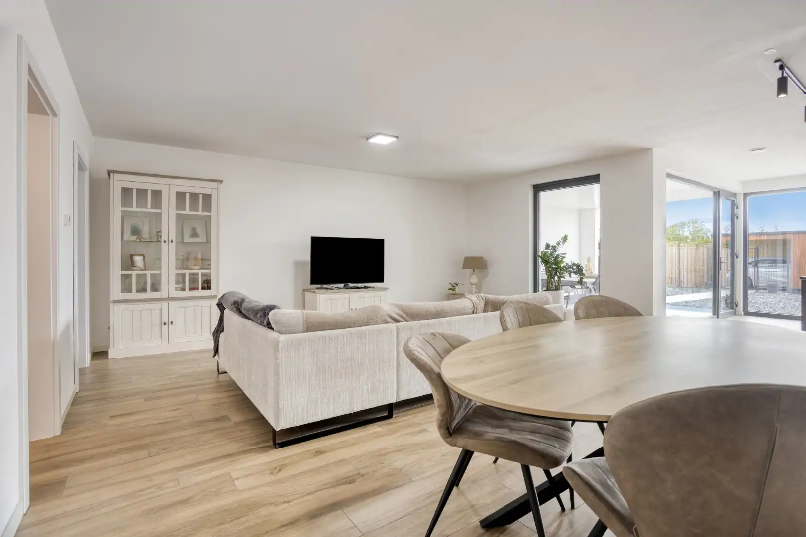 Ruime nieuwbouwwoning met 3 SLKPS onder registratierechten!  foto 5