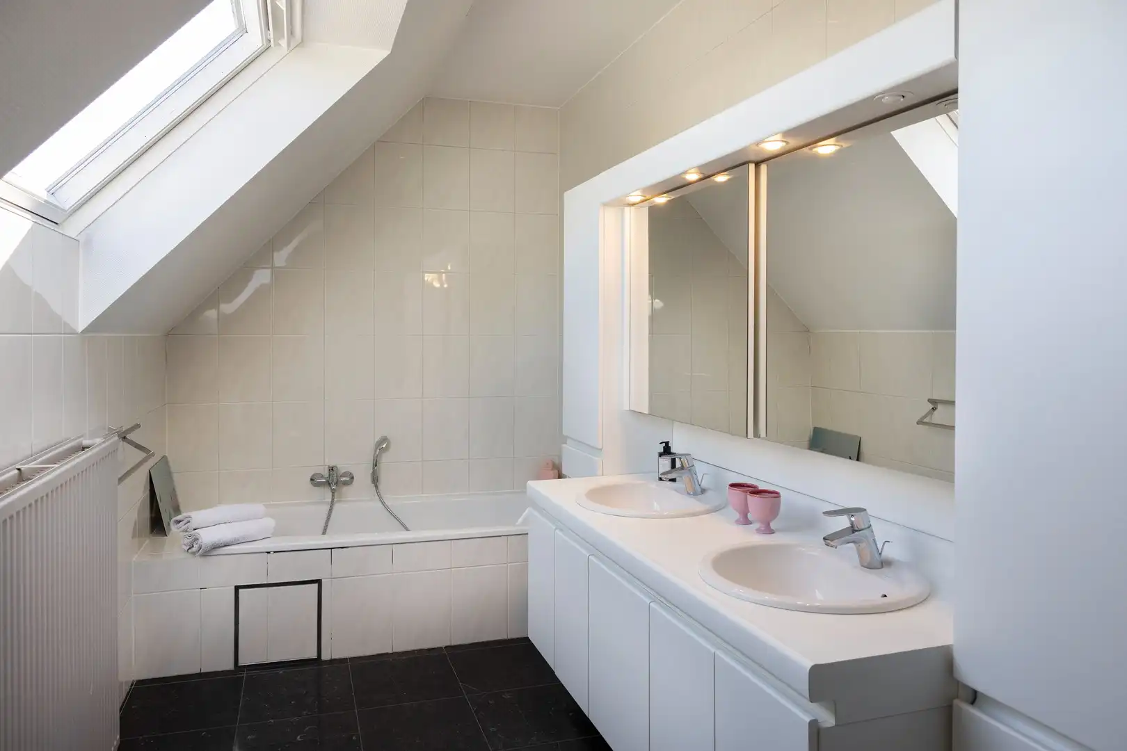 Magazijn van 130 m² met voorliggende villa. foto 18