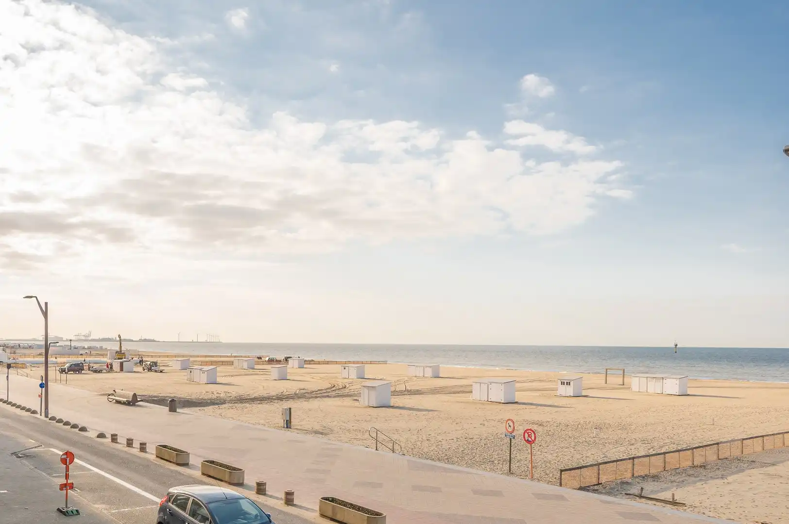 Prachtig appartement met frontaal zeezicht gelegen in hartje het Zoute met 6 meter gevelbreedte. foto 11