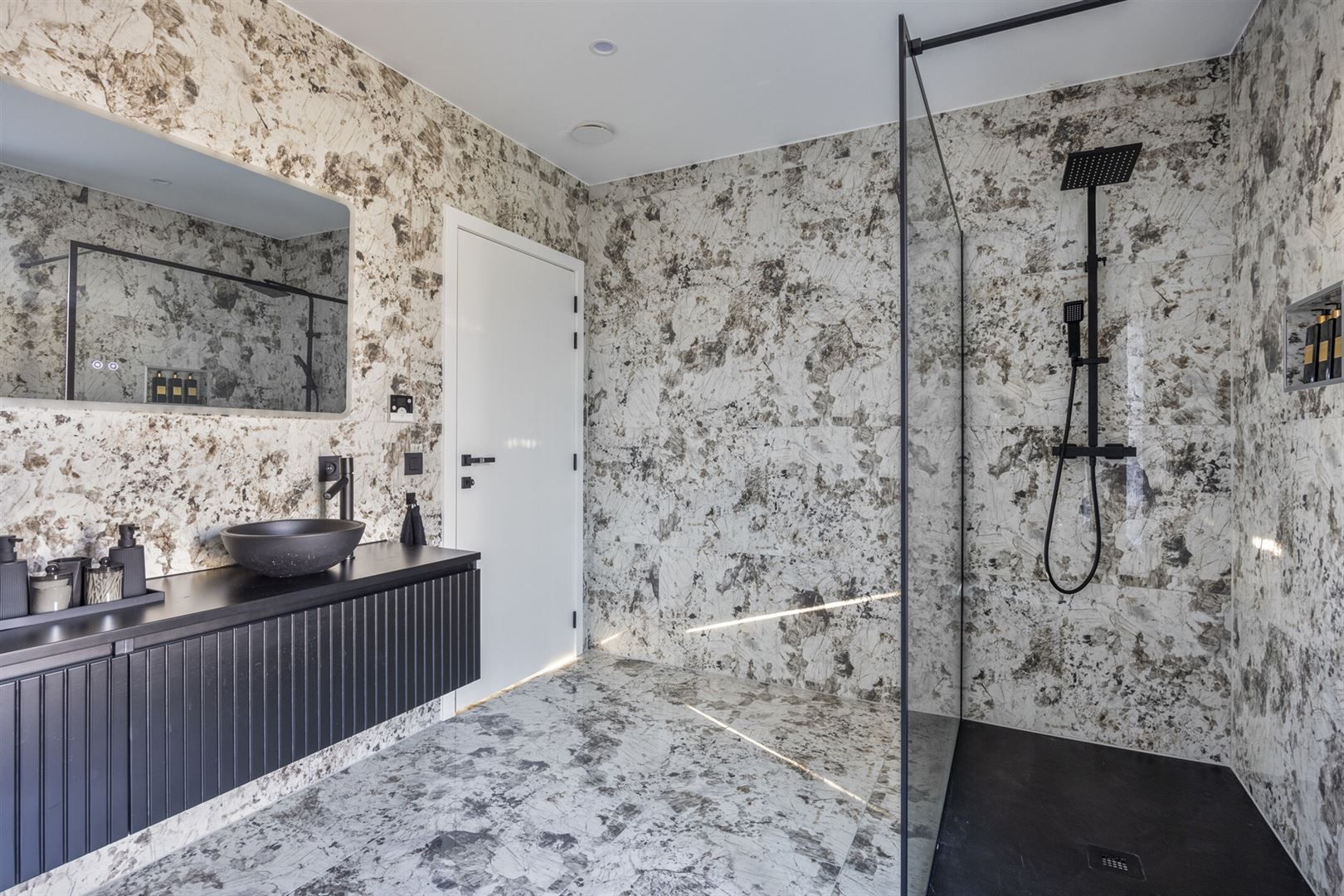 TE KOOP: Vrijstaande nieuwbouwwoning met 4-5 slaapkamers! foto 18