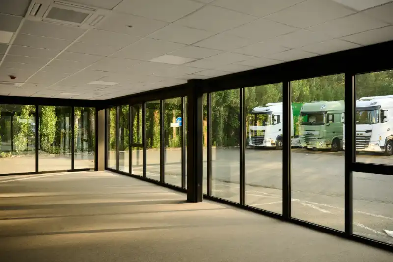 Logistiek gebouw te huur foto 5