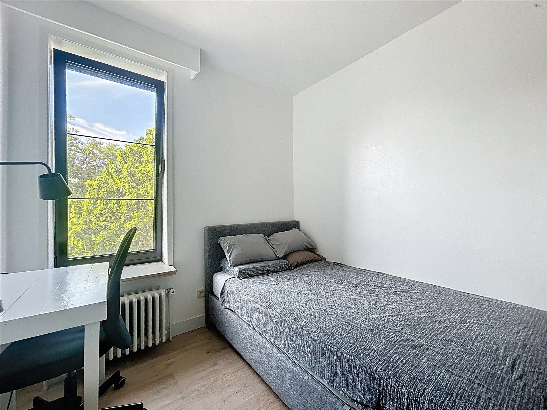 Prachtig drie slaapkamer appartement in hartje Beveren! foto 10