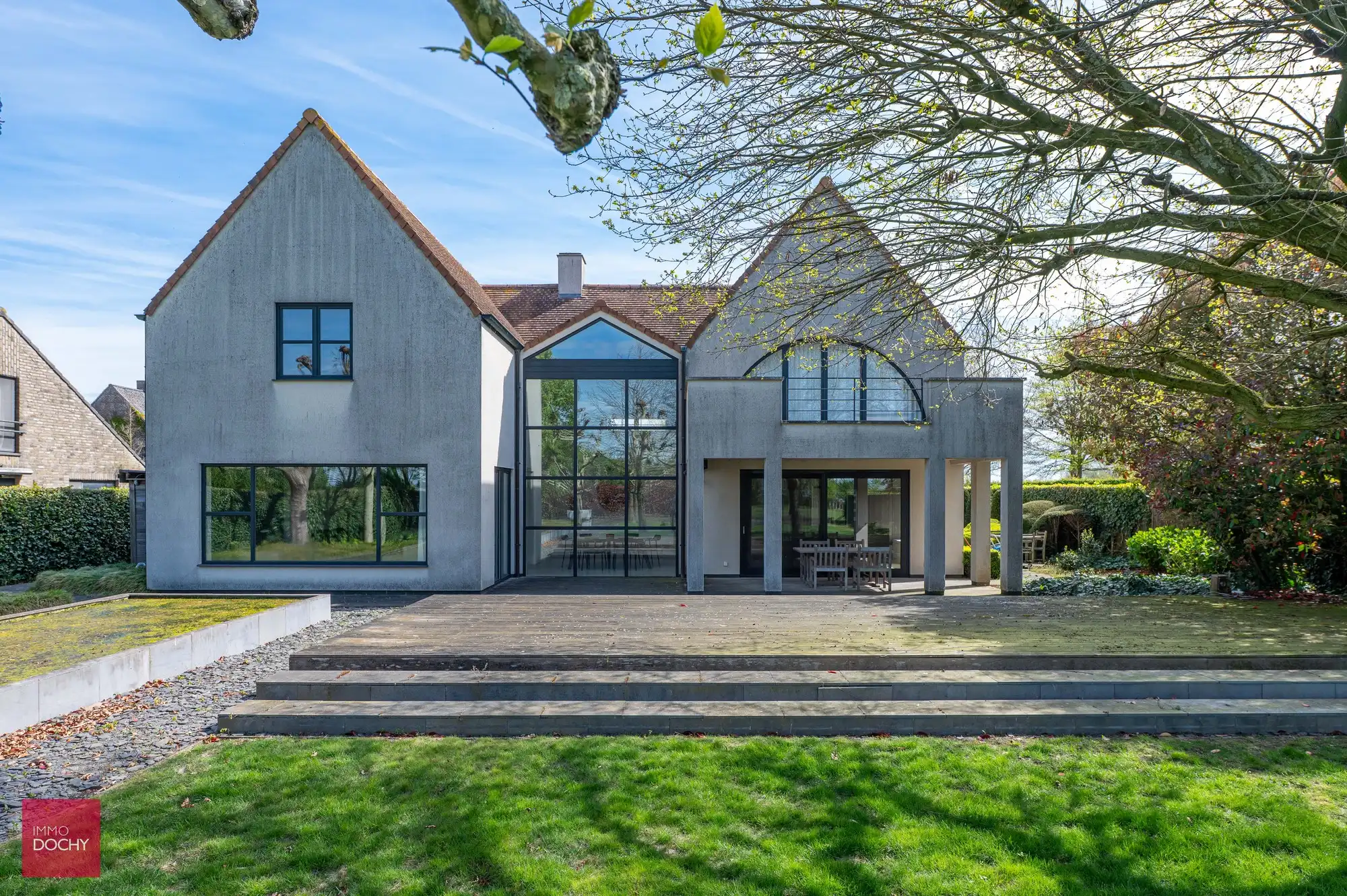 Rustig gelegen vernieuwde villa foto 8